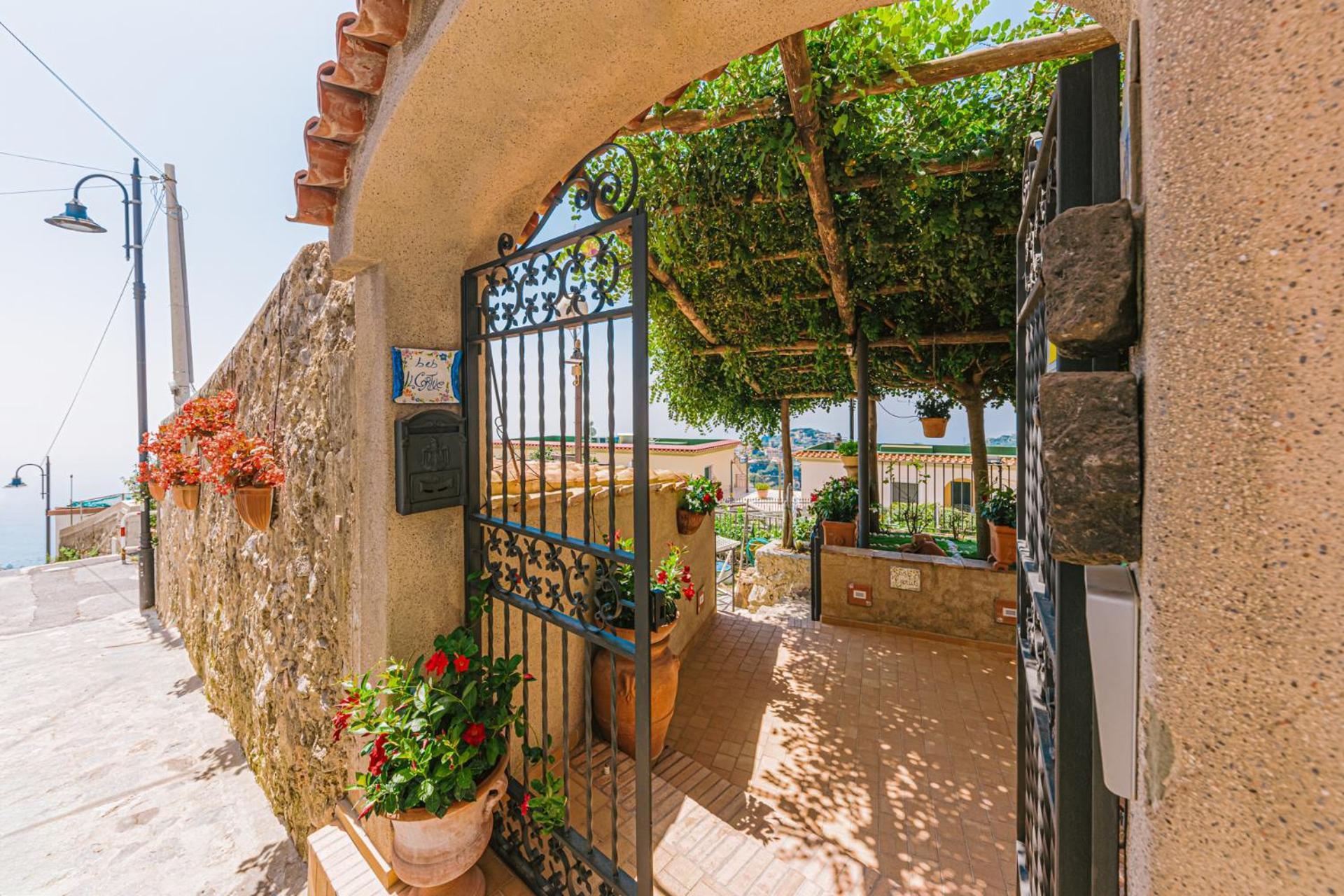 B&B Il Cortile Равелло Экстерьер фото